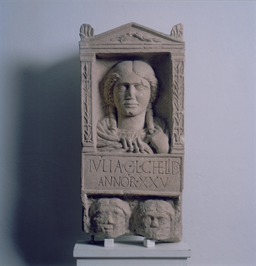 stele funeraria di Julia Chelido