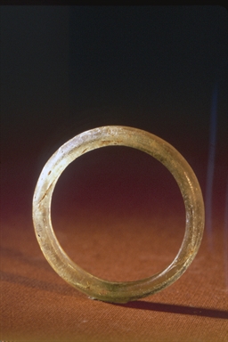 Bracciale di vetro (proveniente dalla necropoli celtica di Montefortino di Arcevia)
