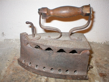 Ferr p' st'rà a carbò - Ferro da stiro a carbone