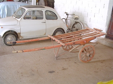 carrettino trainato manualmente