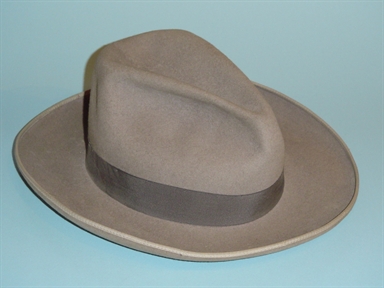 cappello nuovo in feltro