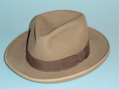 cappello nuovo in feltro