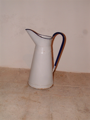 Brocca alta blu e bianca