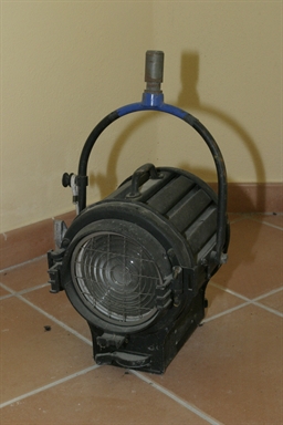 illuminatore per set cinematografici