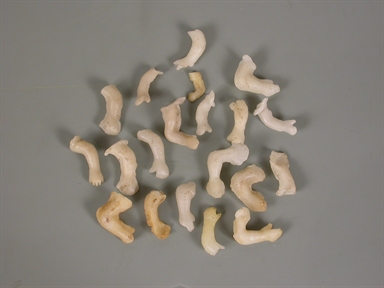 frammenti di cera (mani)