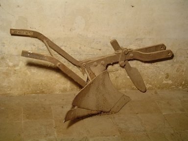 Aratro semplice a trazione animale