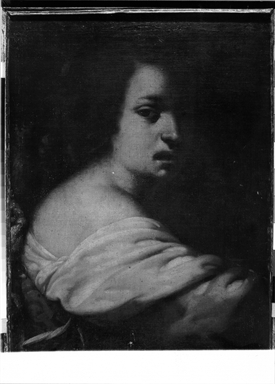 Busto di donna ritratto di tre quarti