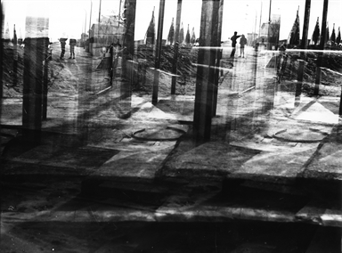 due persone due volte sulla spiaggia