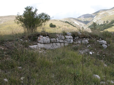 romitorio san Lorenzo, Gualdo, Castelsantangelo sul Nera, MC - Fonte orale: Luoghi leggendari, Eremo