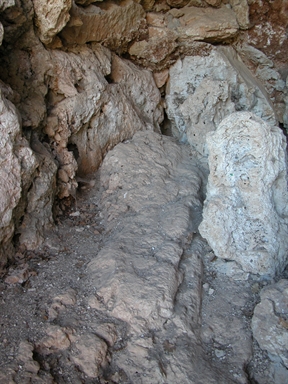 Grotta del Beato Rizzerio, Coda di Muccia, Muccia, MC - Fonte orale: Luoghi leggendari, Grotta