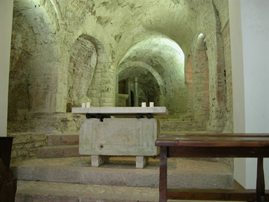 Eremo dei Santi, Val sant'Angelo Fiume, Pieve Torina, MC - Fonte orale: Terapeutica, Chiesa-Sorgente