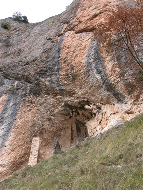 Grotta di Soffiano, Terro, Sarnano, MC - Fonte orale: Religiosa, Grotta