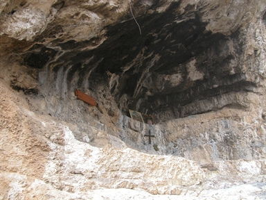 Grotta dei Frati, Agolla, Sefro, MC - Fonte orale: Luoghi dell'Immaginario, Ricerca del tesoro