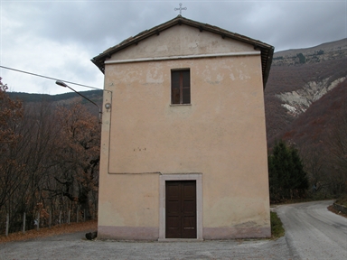 santa Libera, Vallestretta, Ussita, MC - Fonte orale: Terapeutica, Chiesa
