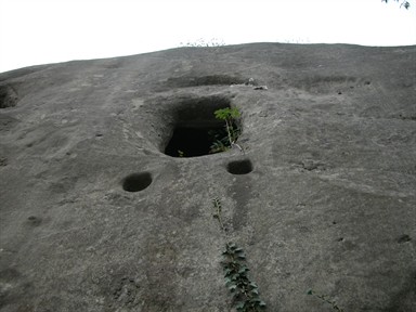 Grotta della Finestraccia, Moglietta, Amandola, FM - Fonte orale: Luoghi leggendari, Grotta