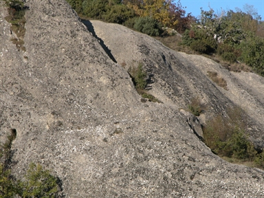 Abbadia della Portella, Portella, Amandola, FM - Fonte orale: Luoghi leggendari, Grotta
