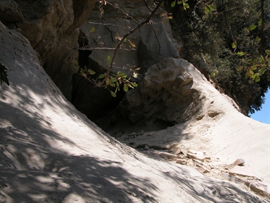 Santu Chiou, Casale san Claudio, Comunanza, AP - Fonte orale: Terapeutica, Grotta