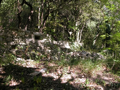 Santu Chiou, Vetice, Montefortino, FM - Fonte orale: Religiosa, Chiesa