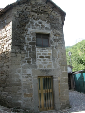 Dogana, Migliarelli, Montegallo, AP - Fonte orale: Luoghi leggendari, Confini