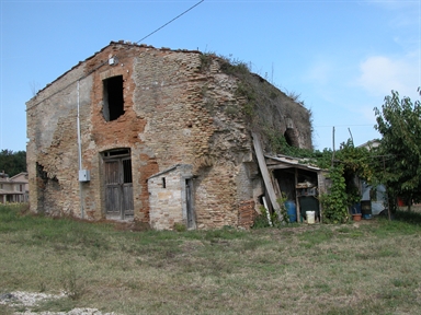 Chiesa di Sant'Angelo e sant'Antonio Abate, Piane di Montegiorgio, Montegiorgio, FM - Fonte orale: Luoghi dell'Immaginario, Ricerca del tesoro