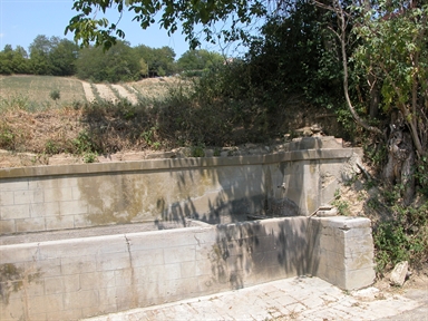 Peschiera, Curetta, Servigliano, FM - Fonte orale: Civile, Accessoro produttivo