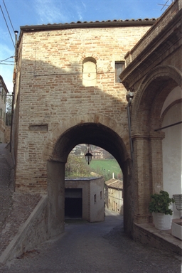 Porta del Castello di Patrignone
