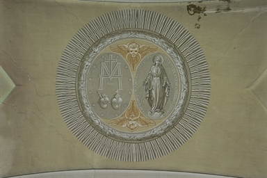 sole raggiato con Madonna Immacolata e monogramma mariano