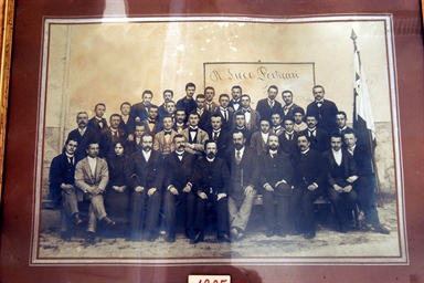 insegnanti e alunni del Liceo Perticari