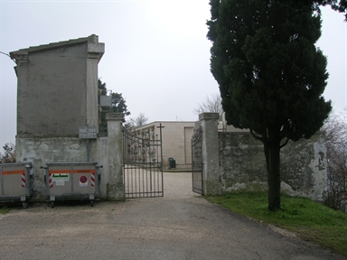 Cimitero di Montesicuro