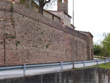 Mura del Castello di S. Pietro in Musio