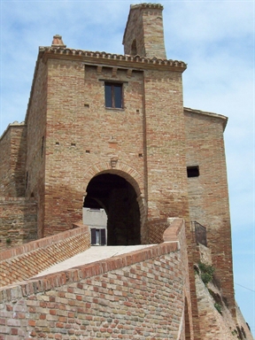 Porta del Castello di Loretello