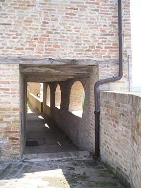 Portico pubblico
