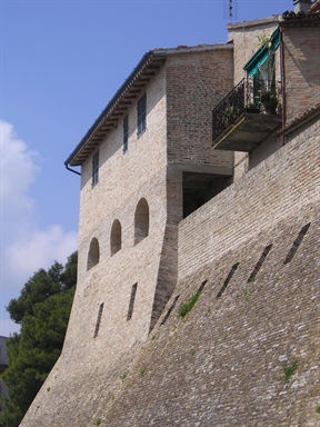 Portico pubblico