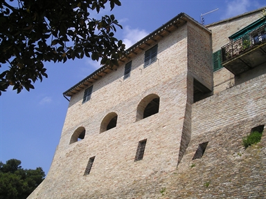 Portico pubblico