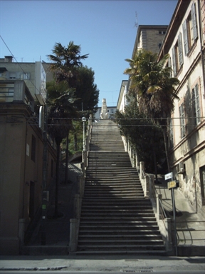 Scalinata prospicente via Garibaldi