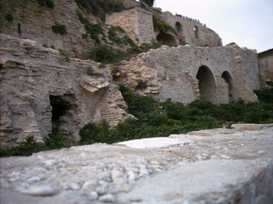 Ruderi di case a schiera medievali