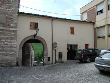 Porta di via Borgo