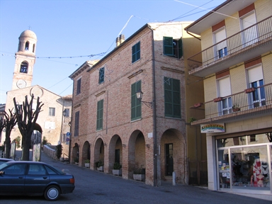 Case popolari in P.za Garibaldi