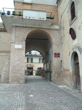 Porta Vittorio Emanuele II