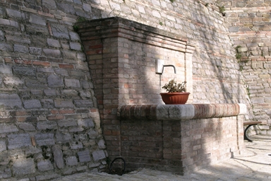 Fontana pubblica