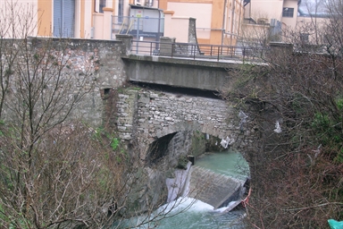 Resti del Ponte dei Varano