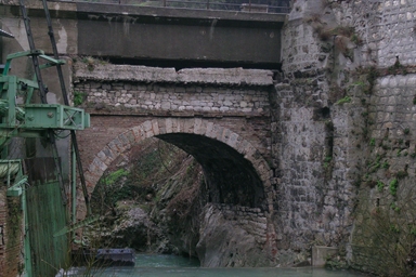 Resti del Ponte dei Varano