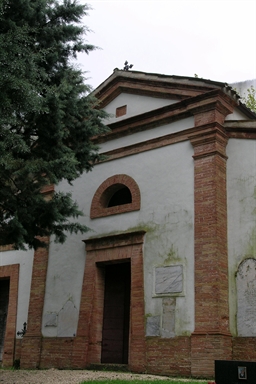 Chiesa del Cimitero di Serravalle di Chienti