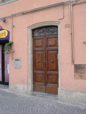 Palazzo in P.zza Garibaldi, 36