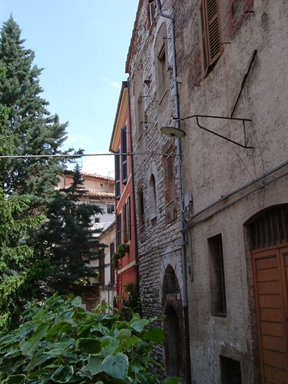Casa gotica in Vicolo Via Mamiani, 7