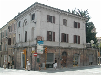 Palazzo sx. della Porta del Borgo