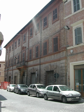 Palazzo in Via Cialdini, 154