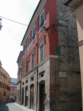 Palazzo in Via Cialdini, 98