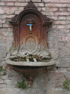 Fontana pubblica in Via Gaspare Spontini