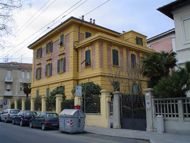 Villino in stile neoclassico